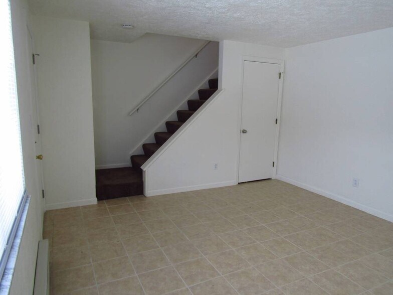 Building Photo - 1254 Argonne Dr