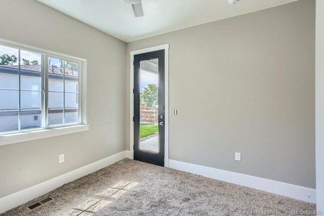Building Photo - Beautiful newly built 2 bed, 2 bath home