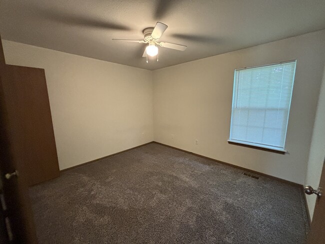 Building Photo - 314 Burnside Dr