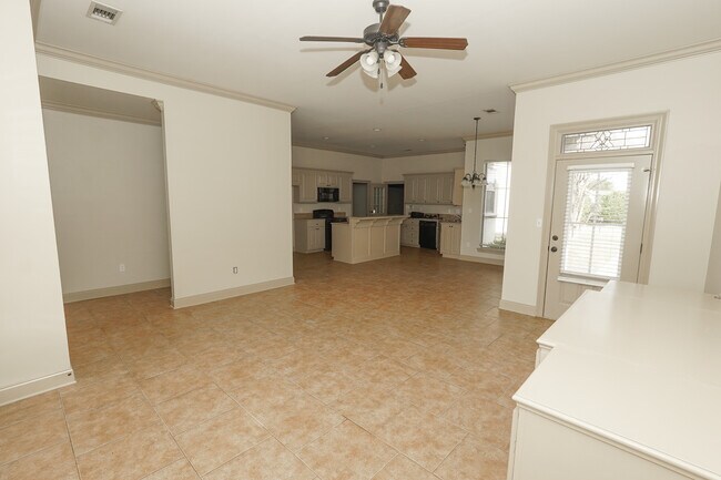 Building Photo - 9052 Winding Lake Ave