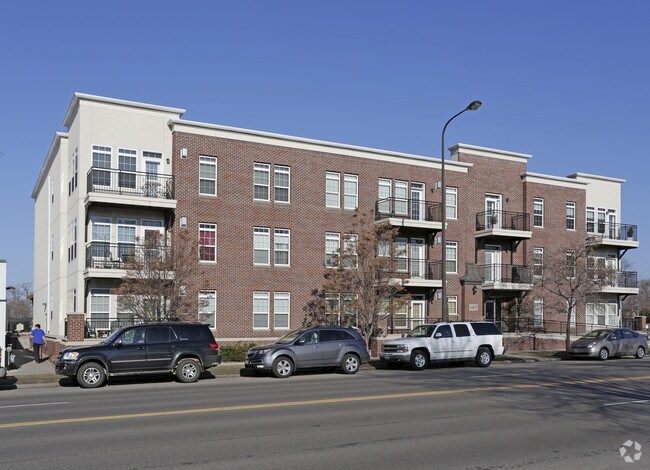 Building Photo - Highland Heights
