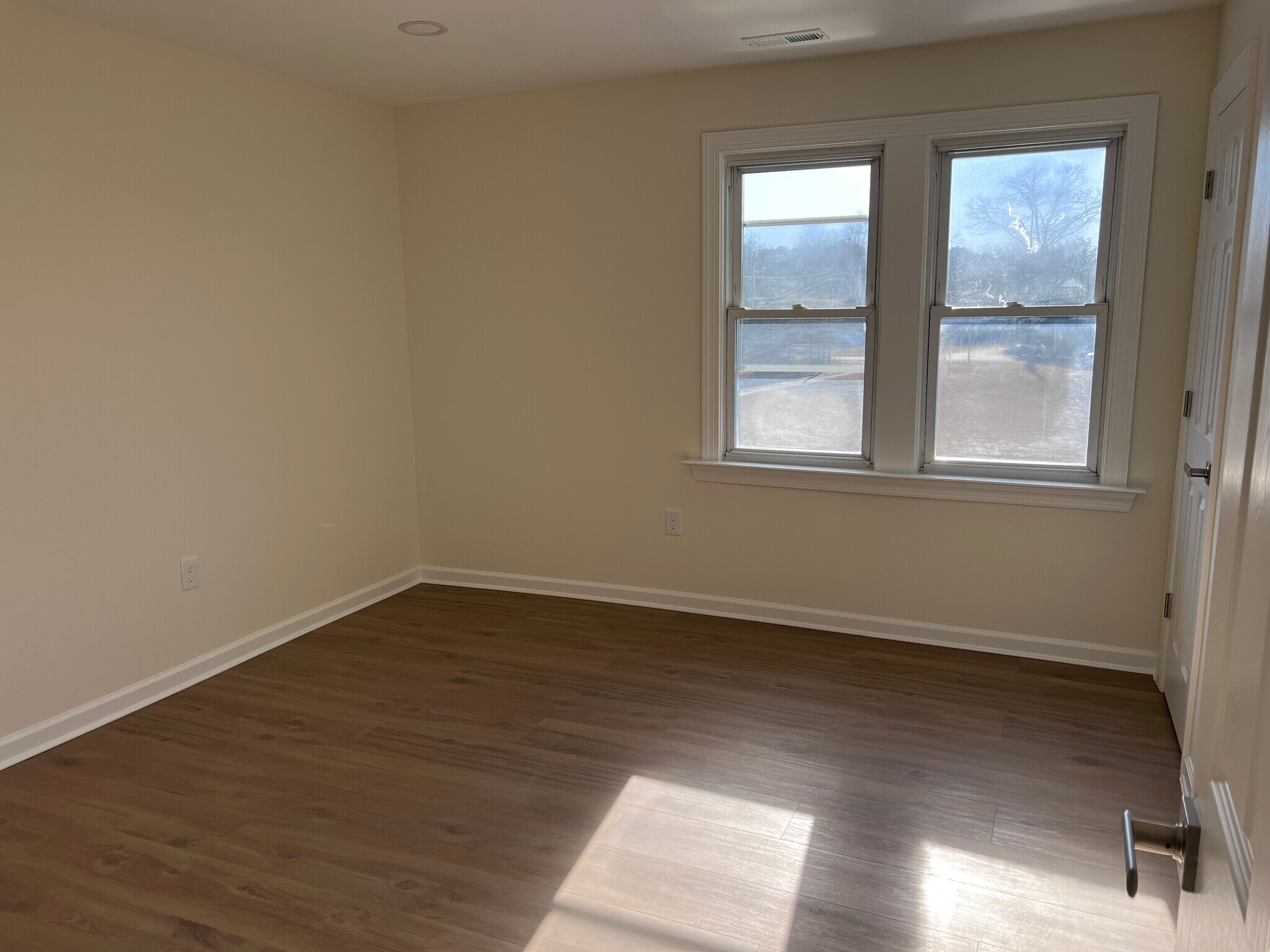 Building Photo - 707 Tuckahoe Rd