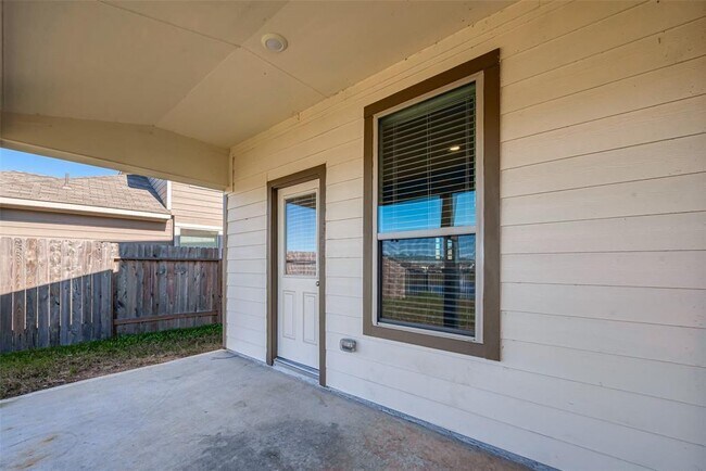 Building Photo - 14633 E Pine Heart Dr