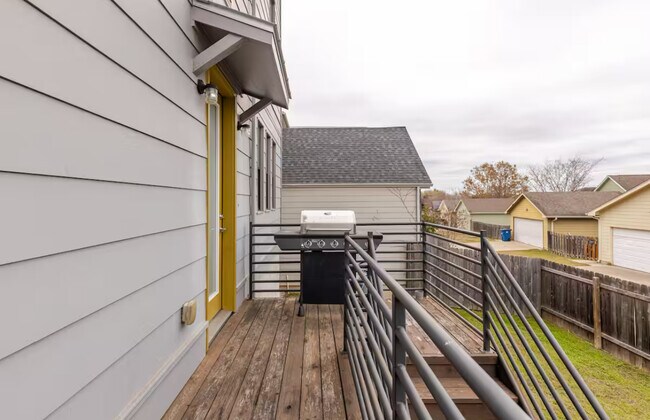 Building Photo - 6108 Seville Dr