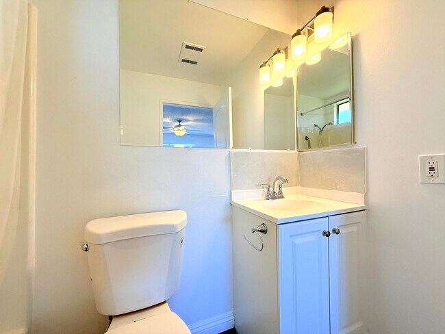 Building Photo - 2506-2508 Norfolk Street