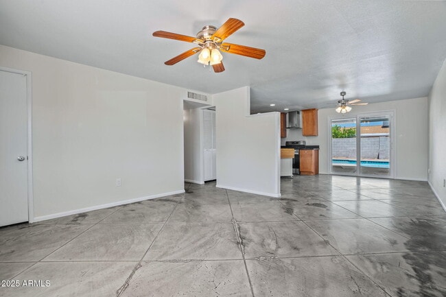 Building Photo - 14231 N 37th Pl