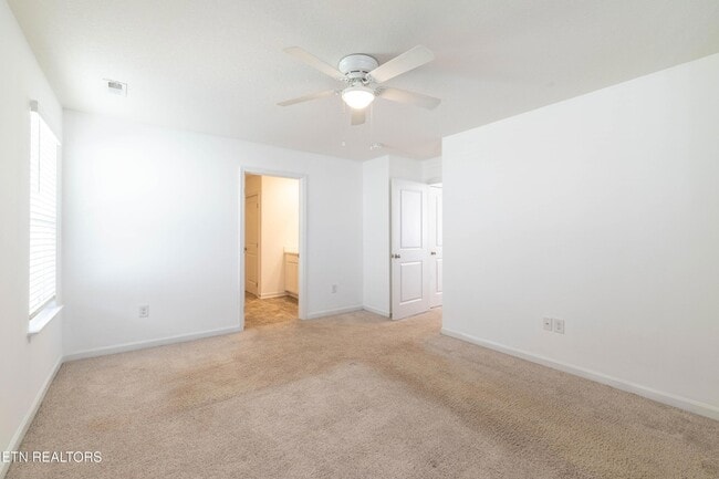 Building Photo - 228 Belle court