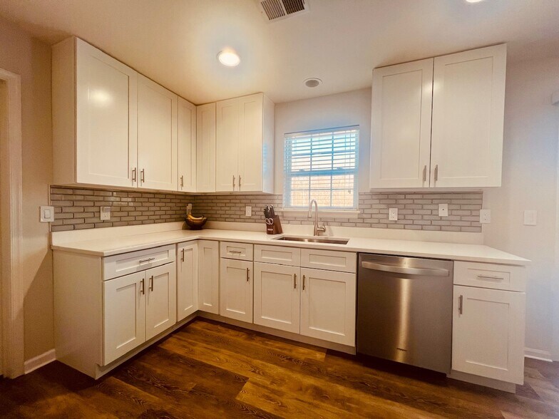 window looks out to woods - 23 Webb Ct