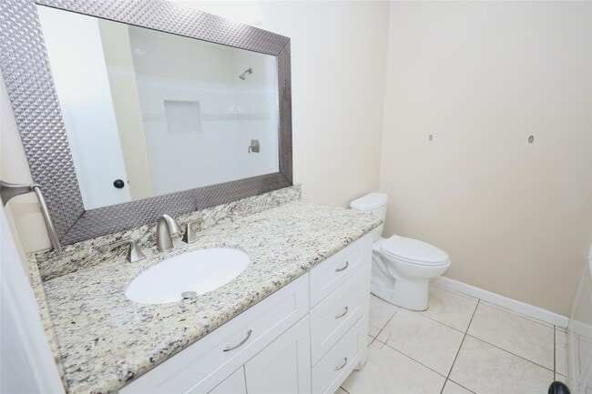 Building Photo - 9422 Claridge Dr