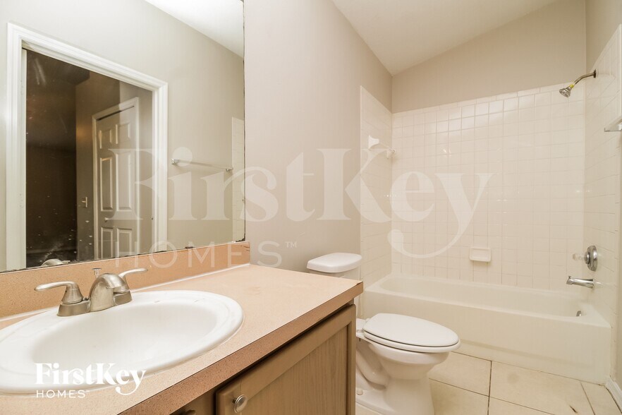 Building Photo - 6528 Viewpoint Ct