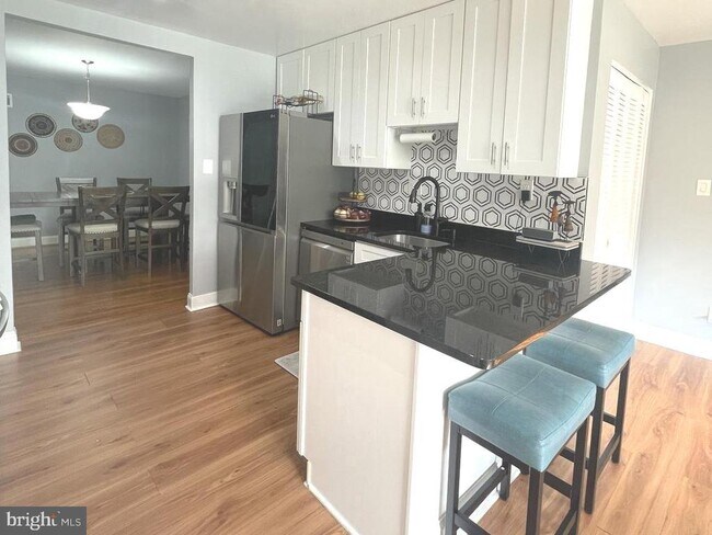 Building Photo - 12826 Camellia Dr