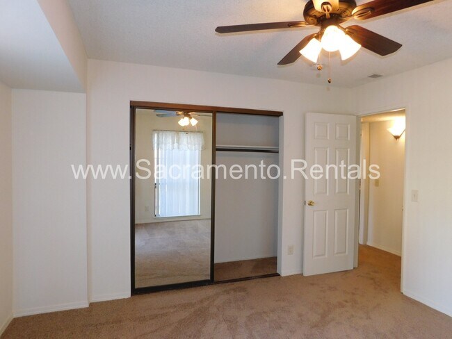 Building Photo - 750 Del Verde Cir