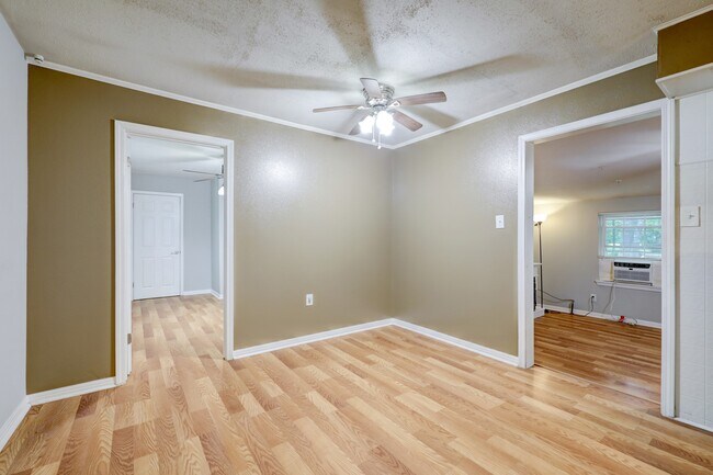 Building Photo - 9193 Lucille Ln