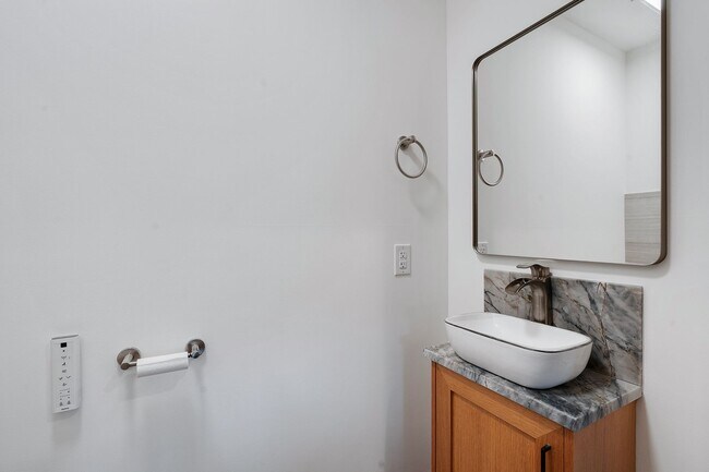 Building Photo - Lake Oswego Four Bedroom Home with View of...