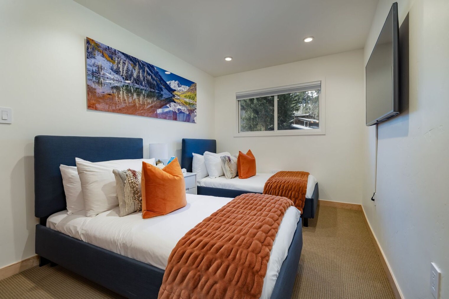 Building Photo - 835 E Durant Ave