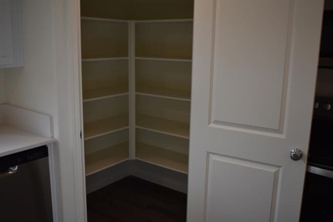 Building Photo - 4554 Iris Ct
