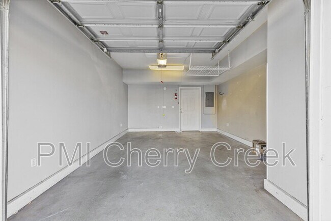 Building Photo - 18602 E Water Dr