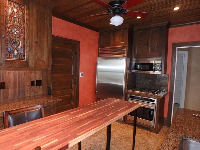 Building Photo - 2723-25-25A N Downer