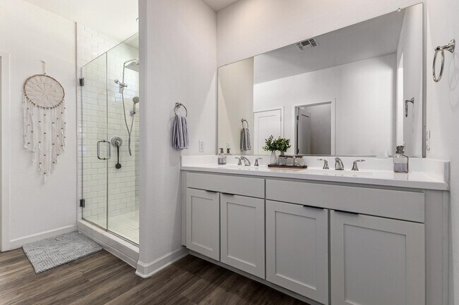 Building Photo - 4509 N 197th Ln