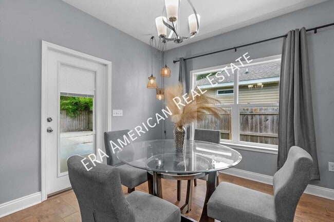 Building Photo - 2269 Tom St