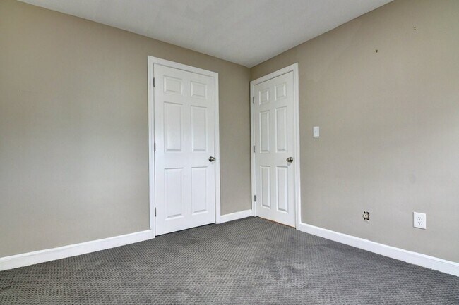Building Photo - 30 Trull St