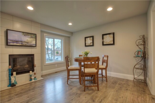 Building Photo - All inclusive master suite with private ba...