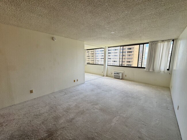 Building Photo - Kukui Plaza - Diamond Head Tower - 1 bedro...