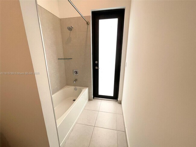 Building Photo - 4506 SW 174th Ave