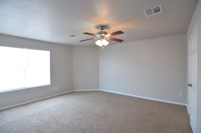 Building Photo - 2200 Riley Dr