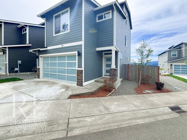 Building Photo - Modern 3-Story Bremerton Home with Water Views on Every Level