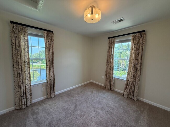 Building Photo - 2177 Whispering Hollow Ln