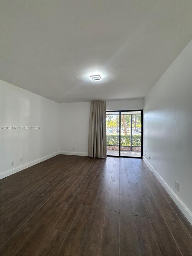 Building Photo - 2312 S Cypress Bend Dr