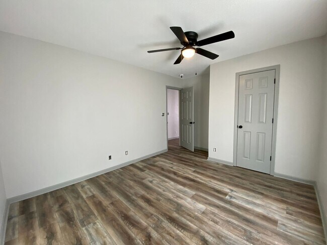 Building Photo - 268 Executive Ave