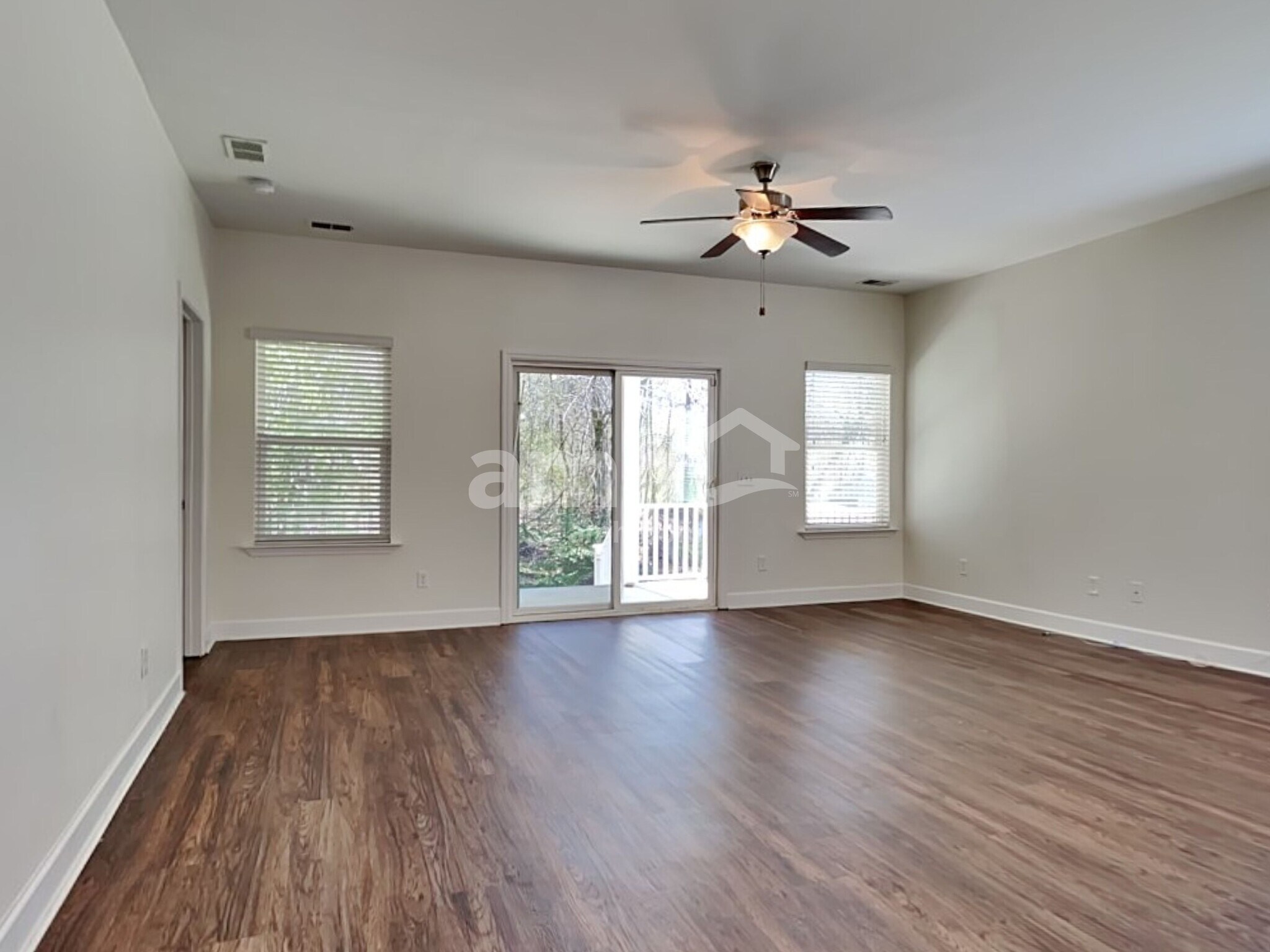 Building Photo - 201 Houston Dr