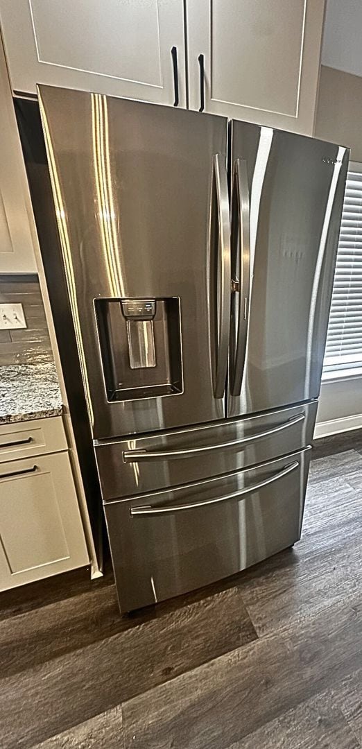 Building Photo - Traditional Neighborhood Living with Luxury