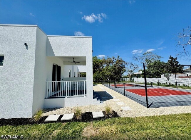Building Photo - 2479 Shadowlawn Dr