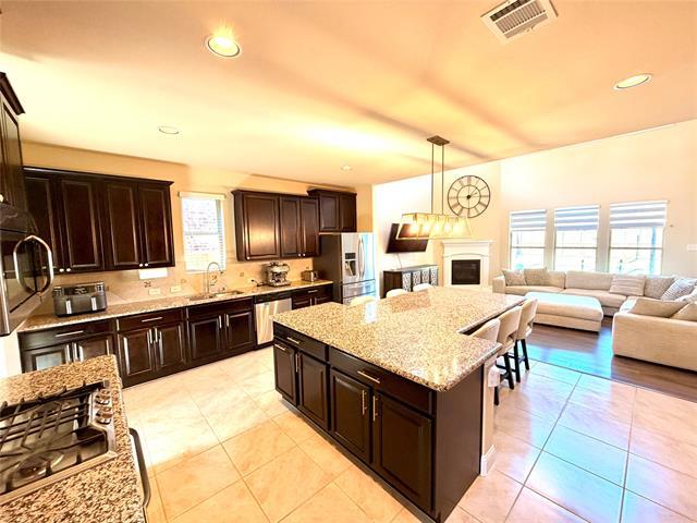 Building Photo - 2403 Rosemary Ln