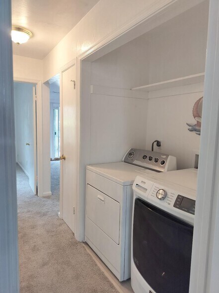Building Photo - 500 Barberton Dr