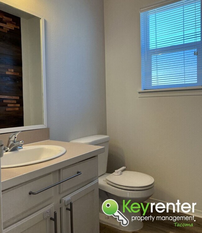 Building Photo - Fern Hill Family Home: Jack & Jill Bath, F...