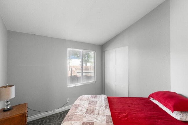 Building Photo - 47800 Madison St