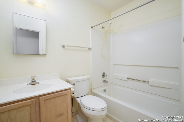 Building Photo - 8214 Chestnut Manor Dr