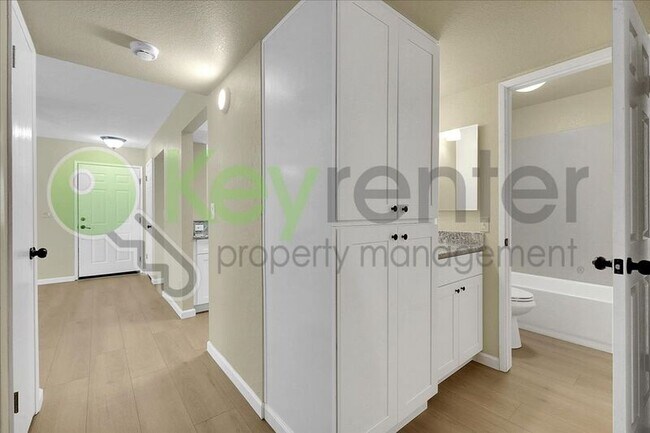Building Photo - 600 Del Verde Cir