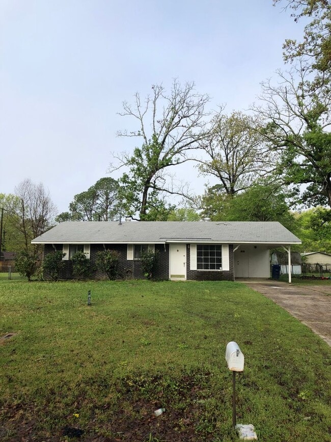 Building Photo - Southern Hills!