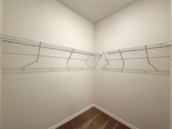 Building Photo - 6985 Oak Commons Way