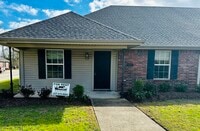 Building Photo - 2726 Ryan Rd