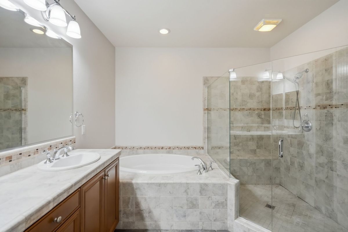 Building Photo - 11528 Verona Dr
