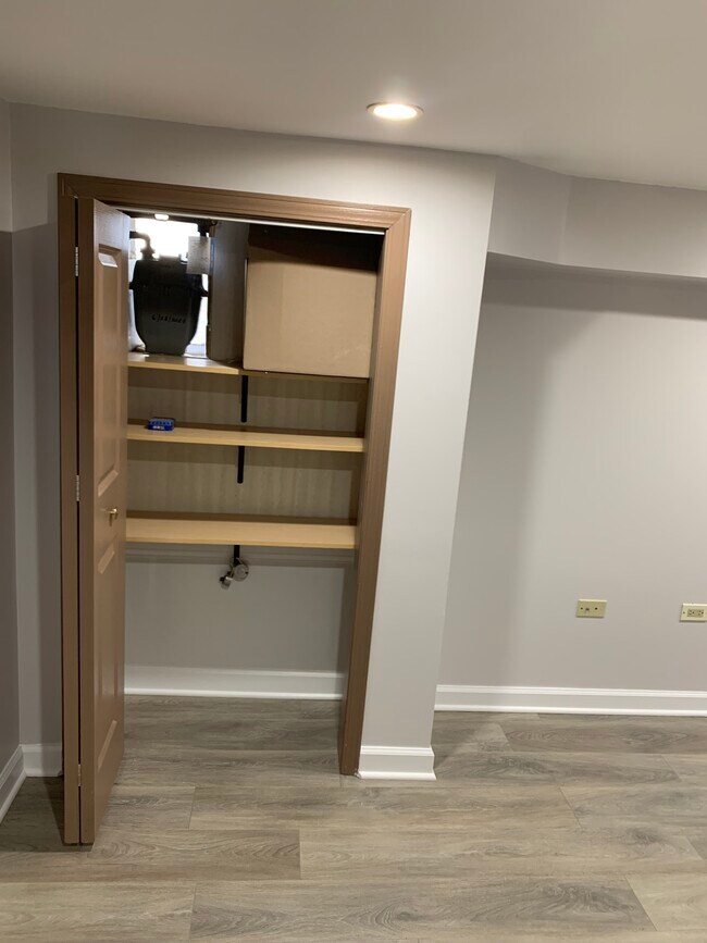 Building Photo - 3319 N Osage Ave