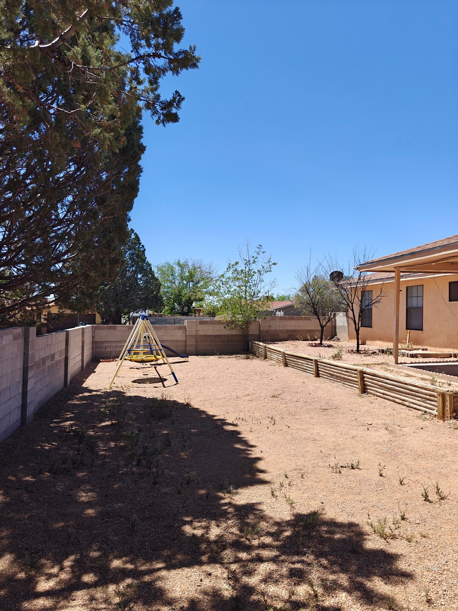 Building Photo - 7400 Santa Fe Trl NW