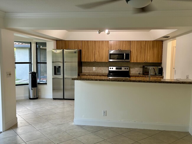 Building Photo - 22822 Pinewood Ct