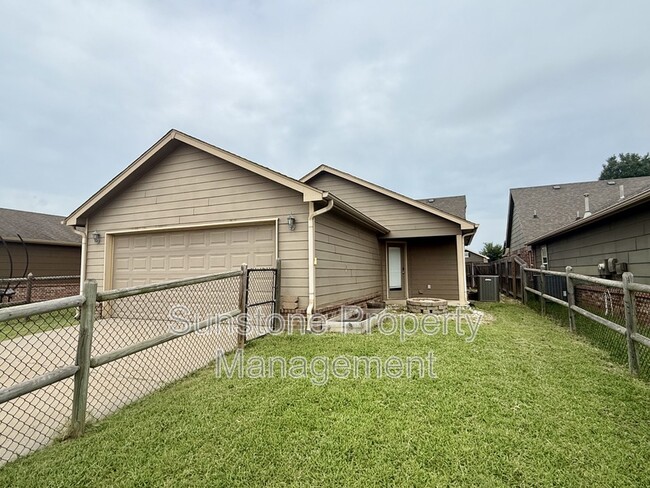 Building Photo - 4012 W 104th Pl S